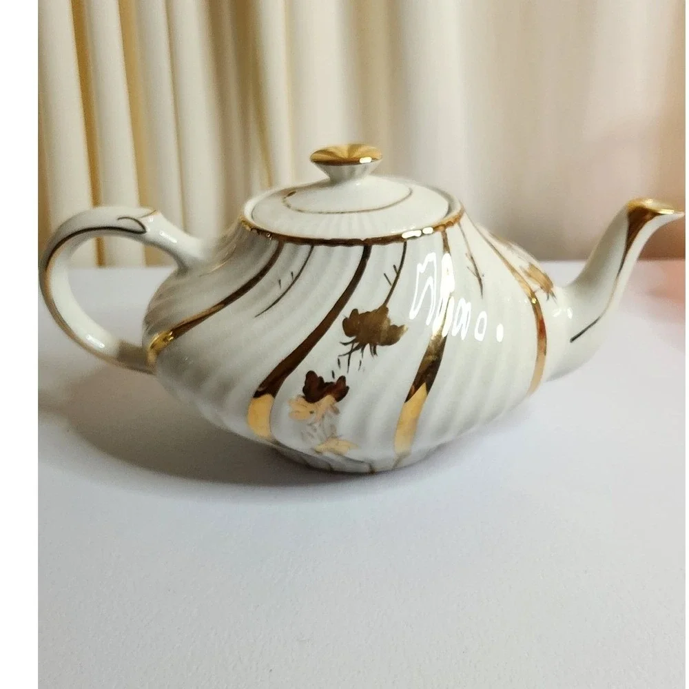 Arthur Wood Aladdin Style Porcelain Teapot